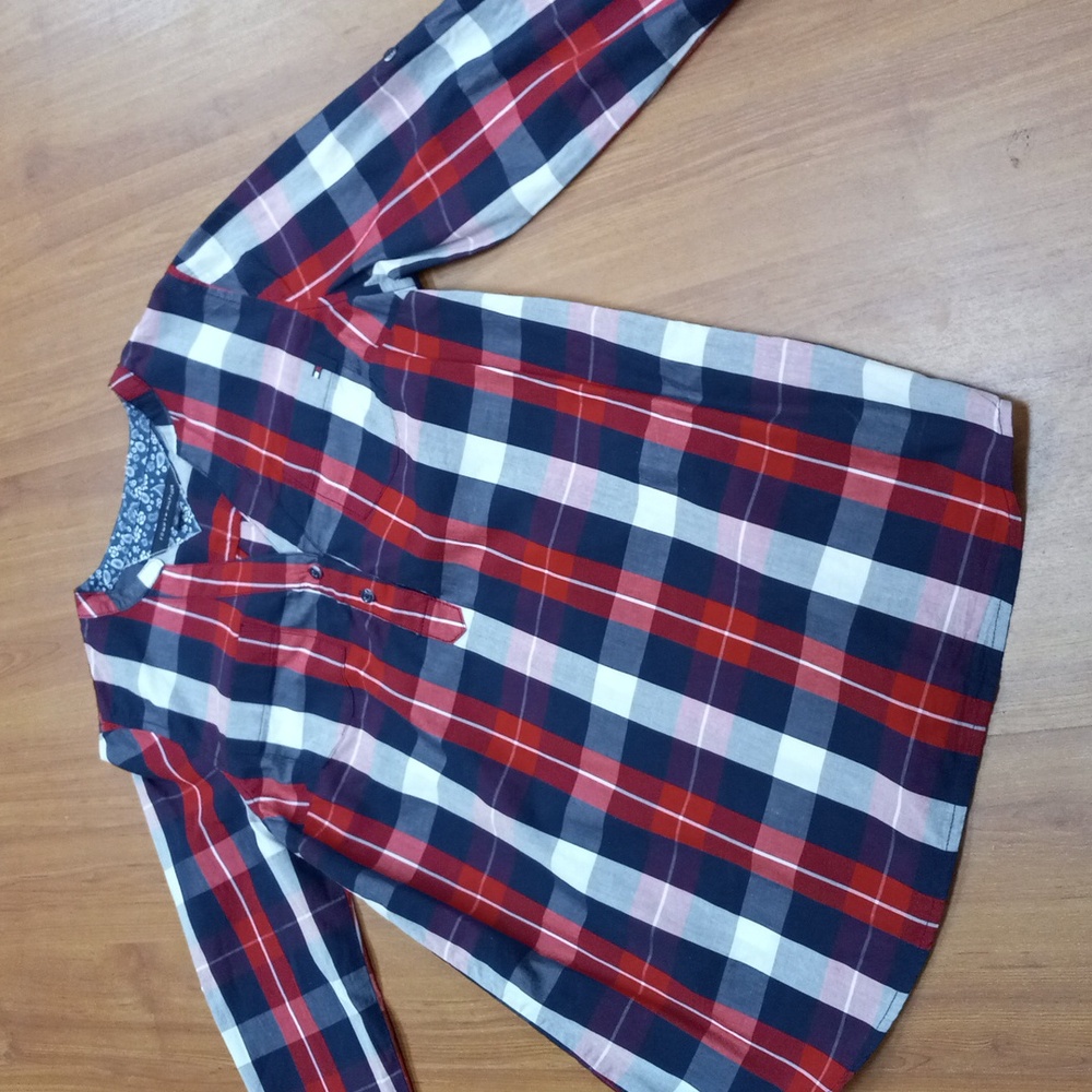 Tommy Hilfiger top...